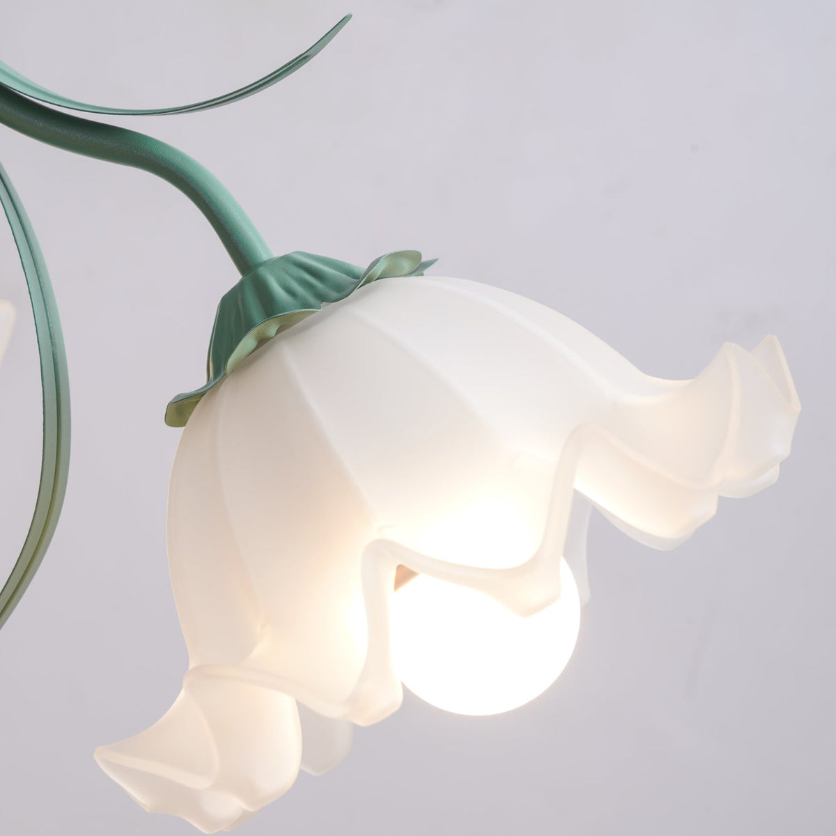 Evren Kronleuchter Blume mit Blütenblättern und Blättern