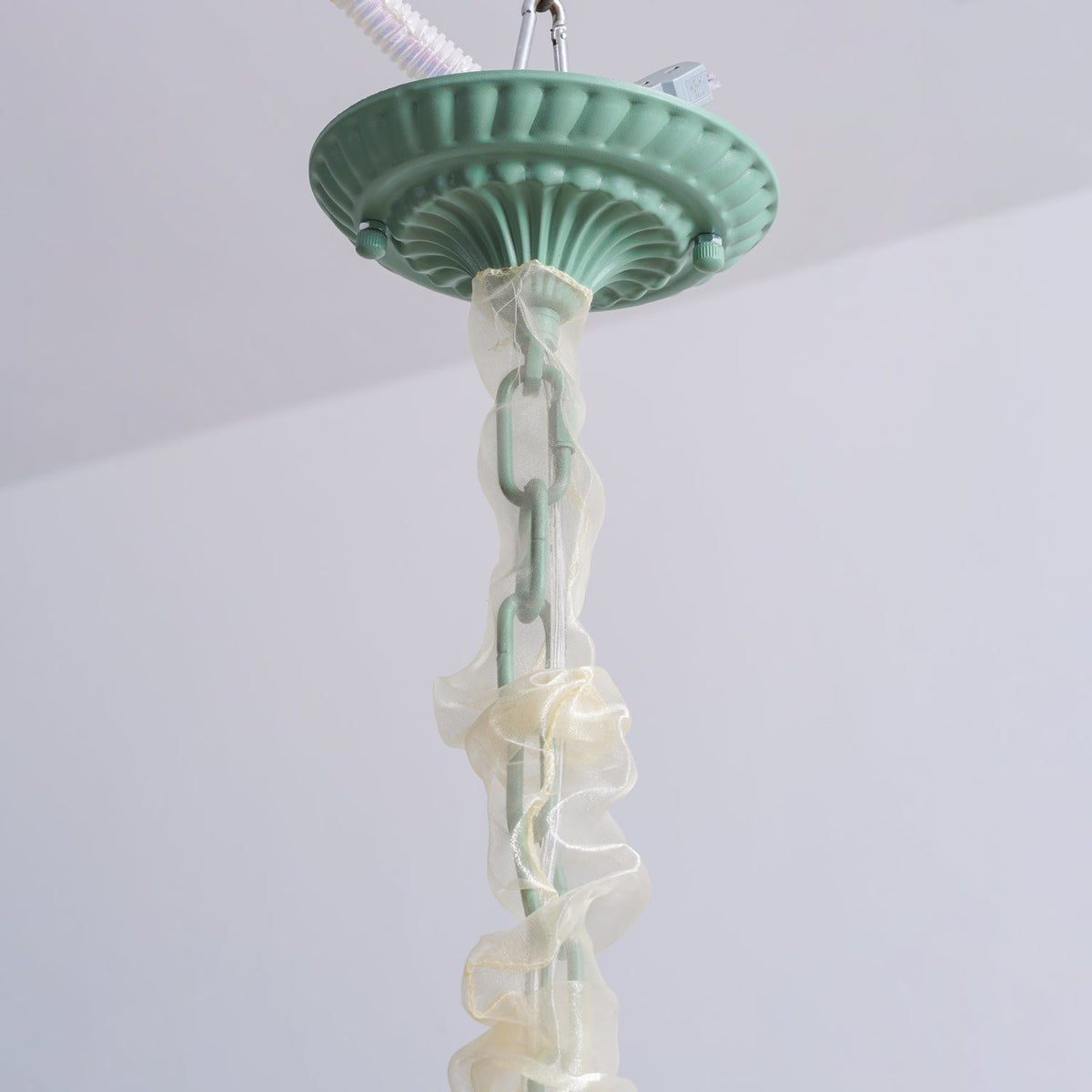 Evren Kronleuchter Blume mit Blütenblättern und Blättern