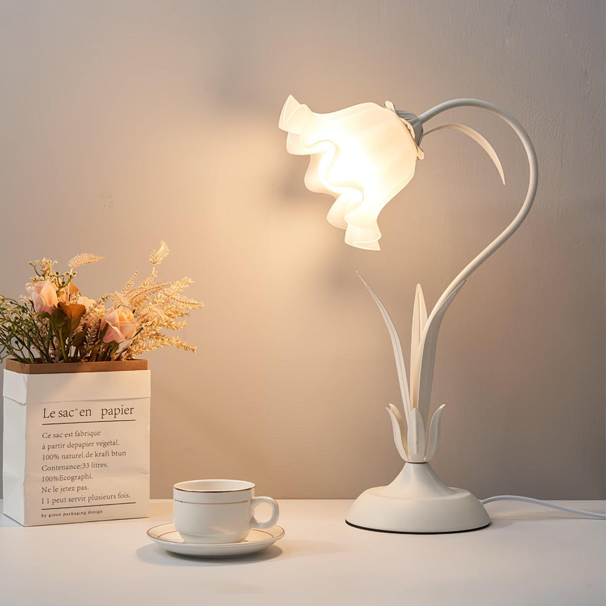 Zorien Acryl-Blumen-Tischlampe