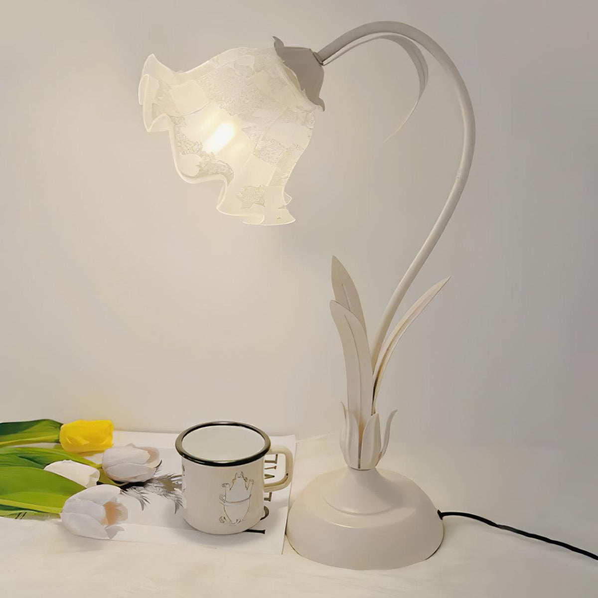Zorien Acryl-Blumen-Tischlampe