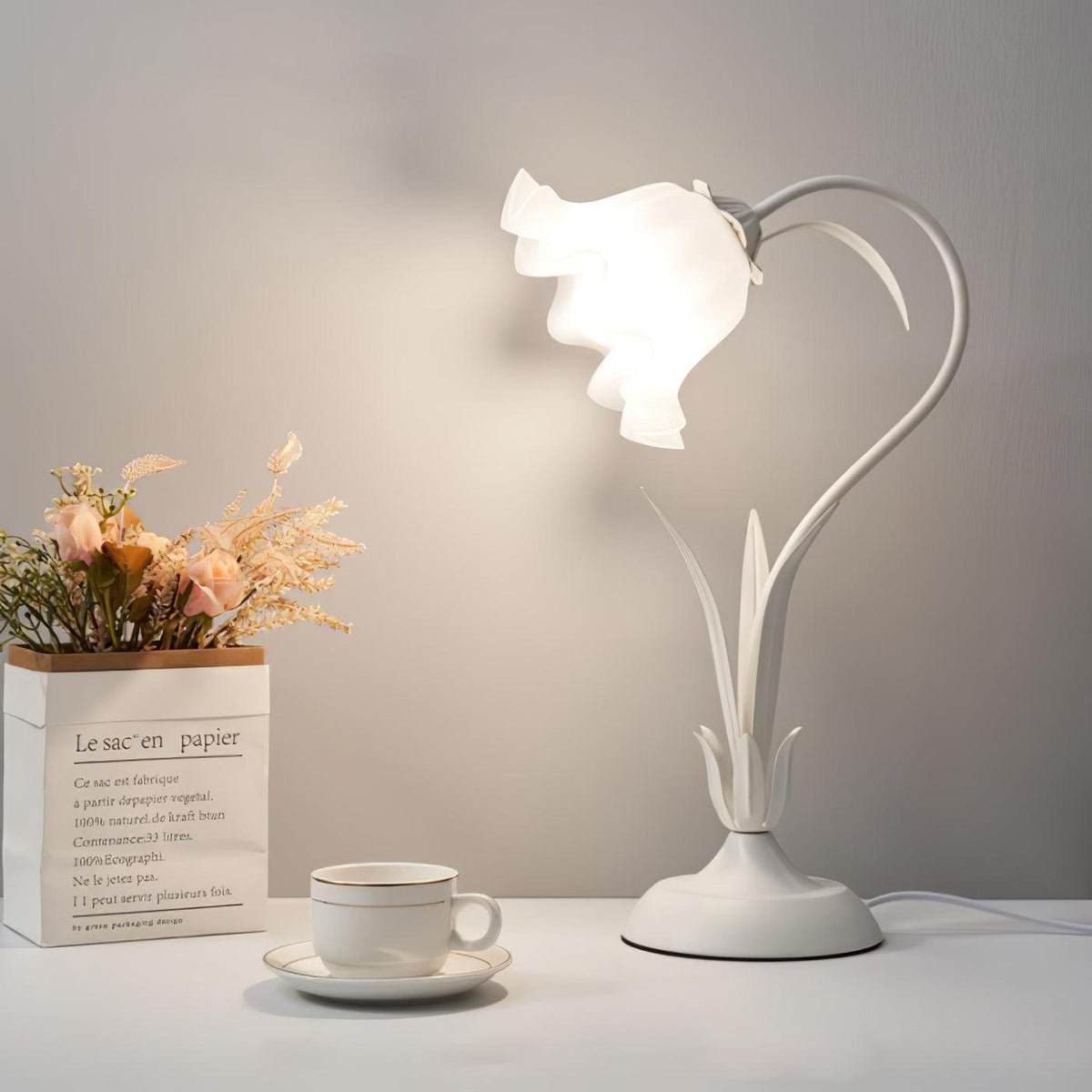 Zorien Acryl-Blumen-Tischlampe