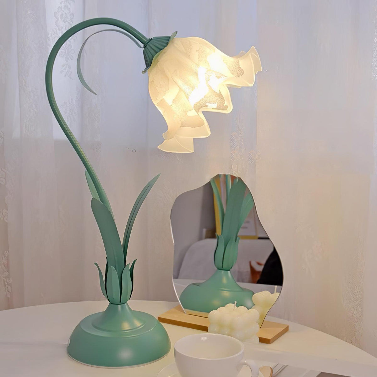 Zorien Acryl-Blumen-Tischlampe
