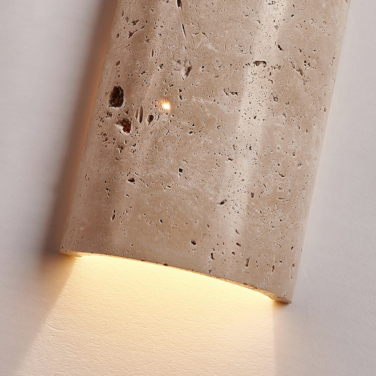 Olvenan Travertine-Wandleuchte