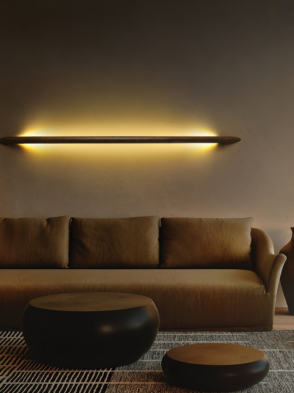 Evvinos zeitgenössische minimalistische lineare Holz-Wandleuchte