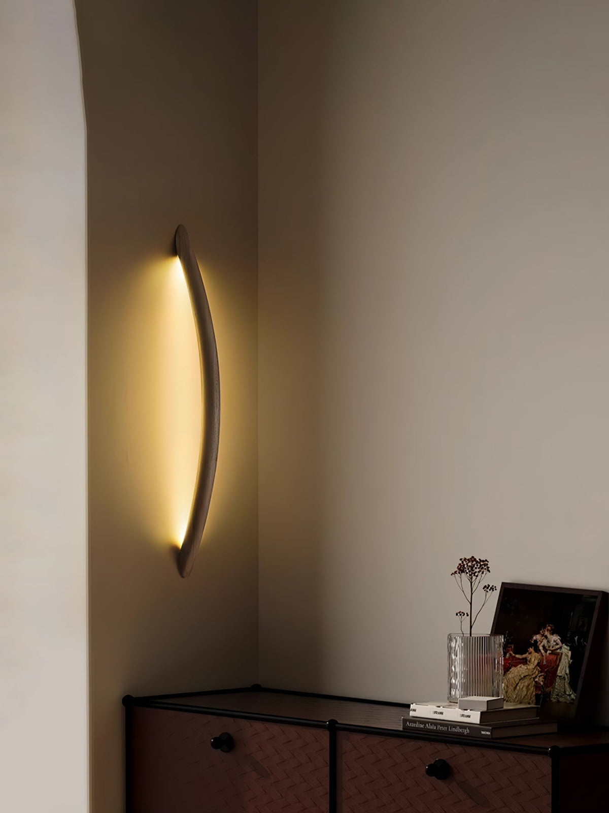 Evvinos zeitgenössische minimalistische lineare Holz-Wandleuchte