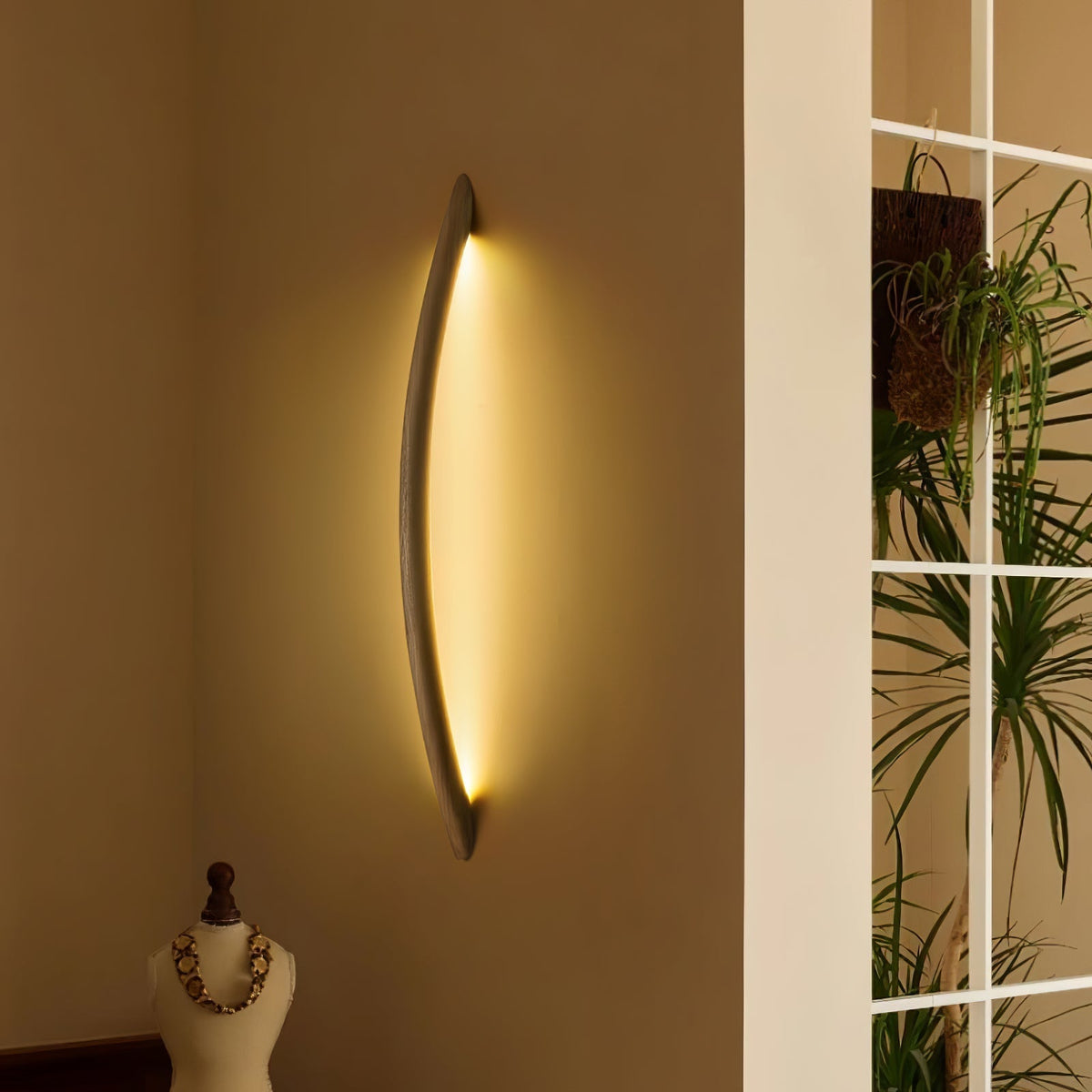 Evvinos zeitgenössische minimalistische lineare Holz-Wandleuchte