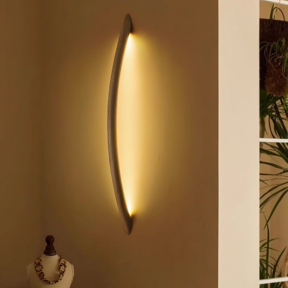 Evvinos zeitgenössische minimalistische lineare Holz-Wandleuchte