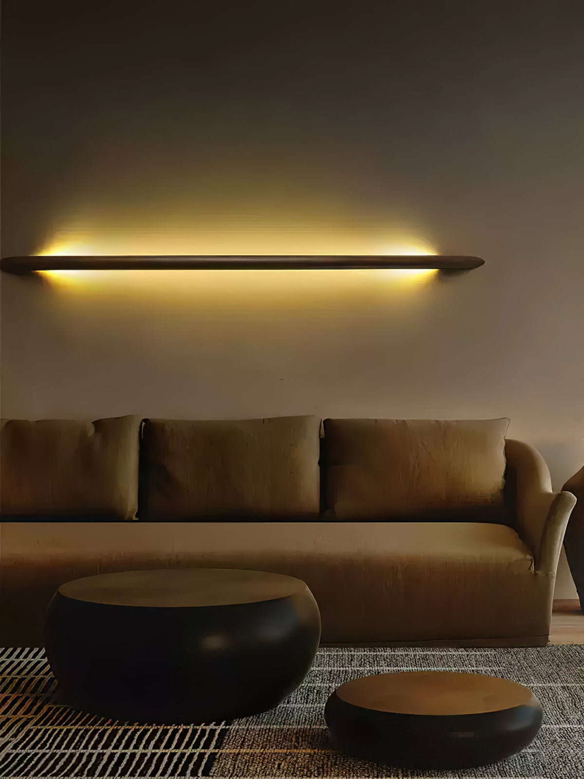 Evvinos zeitgenössische minimalistische lineare Holz-Wandleuchte