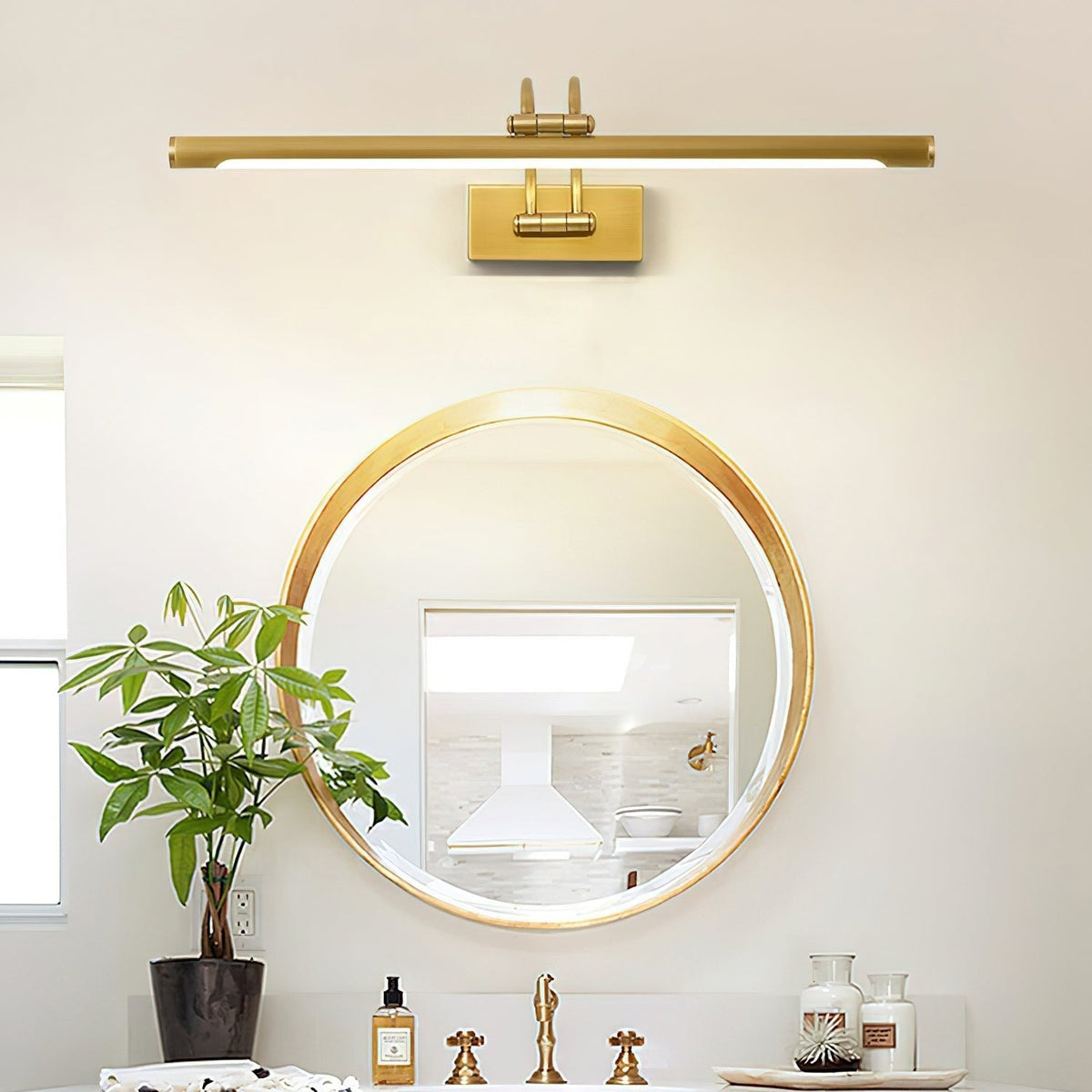 Solarielle Linear Wandleuchte aus Messing für das Waschtischbecken