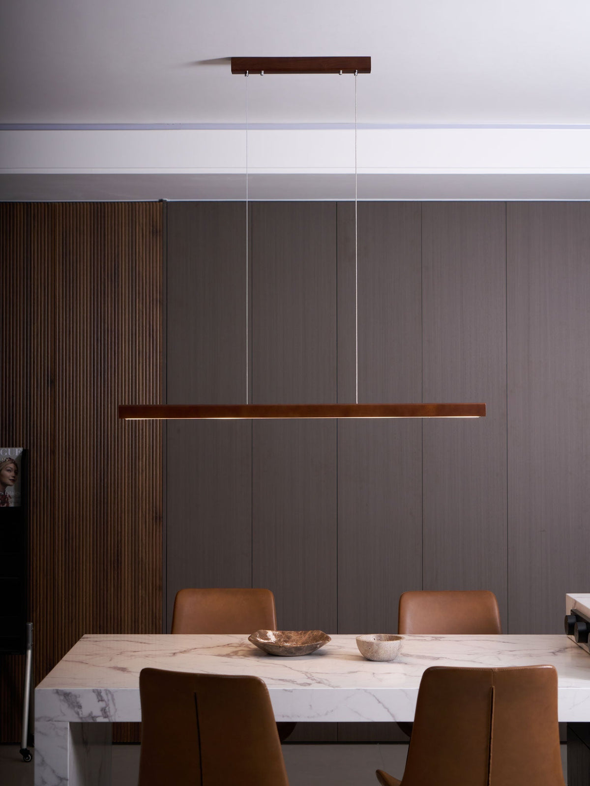 Rinalina lineare minimalistische Pendelleuchte aus Holz in Holz
