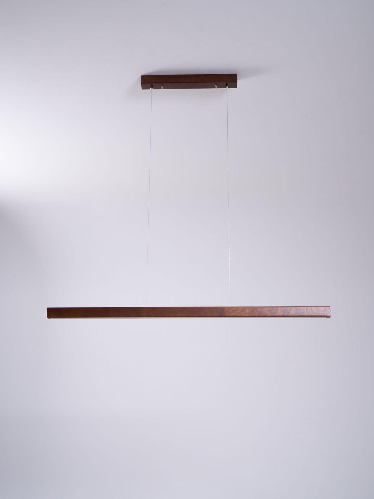 Rinalina lineare minimalistische Pendelleuchte aus Holz in Holz