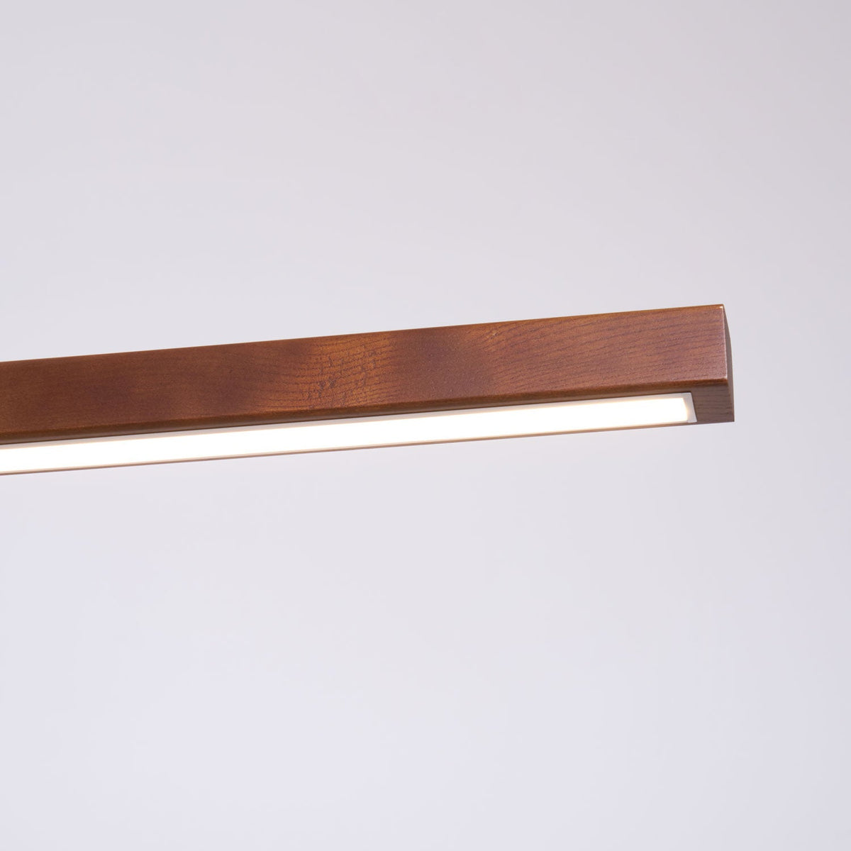Rinalina lineare minimalistische Pendelleuchte aus Holz in Holz