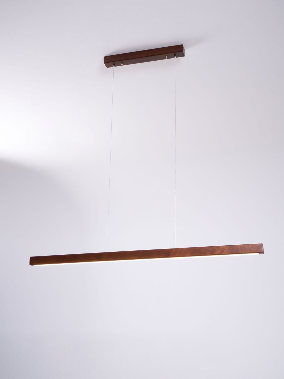 Rinalina lineare minimalistische Pendelleuchte aus Holz in Holz