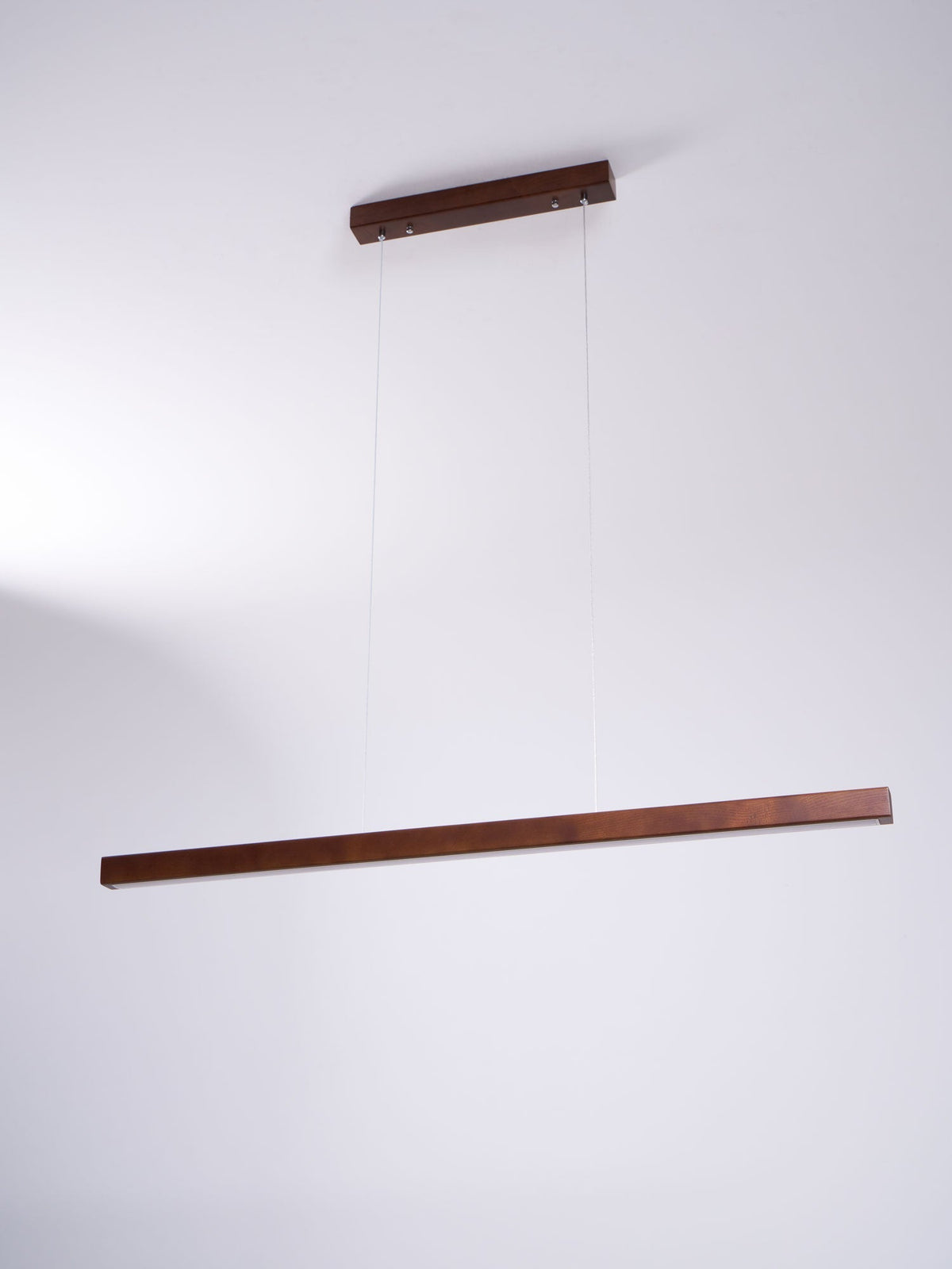 Rinalina lineare minimalistische Pendelleuchte aus Holz in Holz