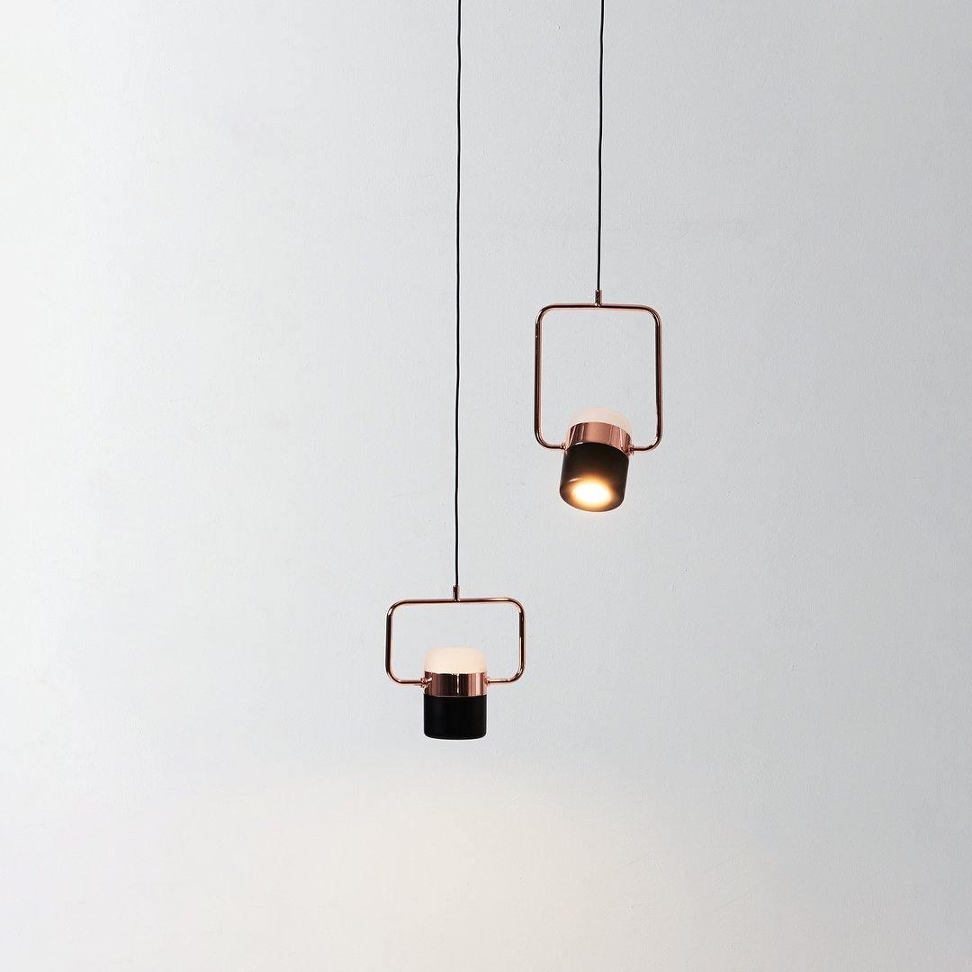 Lirael Pendelleuchte verstellbar aus Glas mit Messing