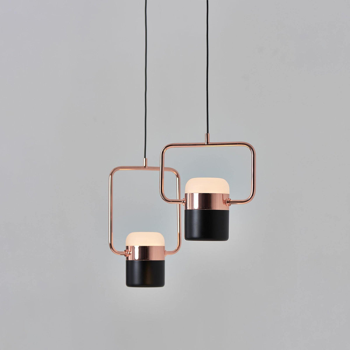 Lirael Pendelleuchte verstellbar aus Glas mit Messing
