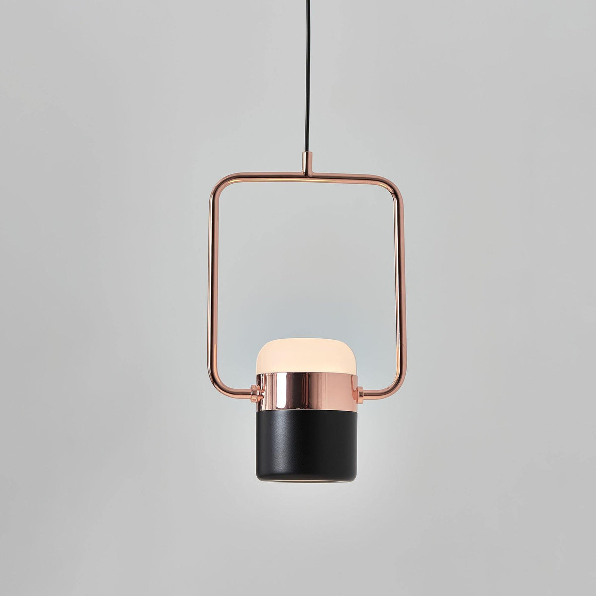 Lirael Pendelleuchte verstellbar aus Glas mit Messing