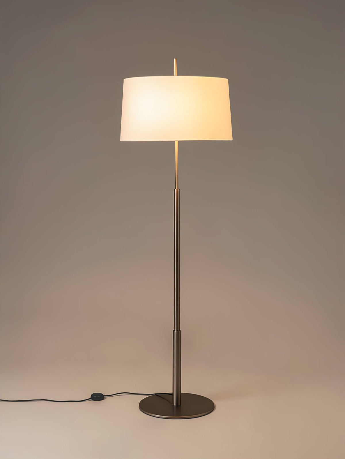 Brooks Minimalistische Stehleuchte