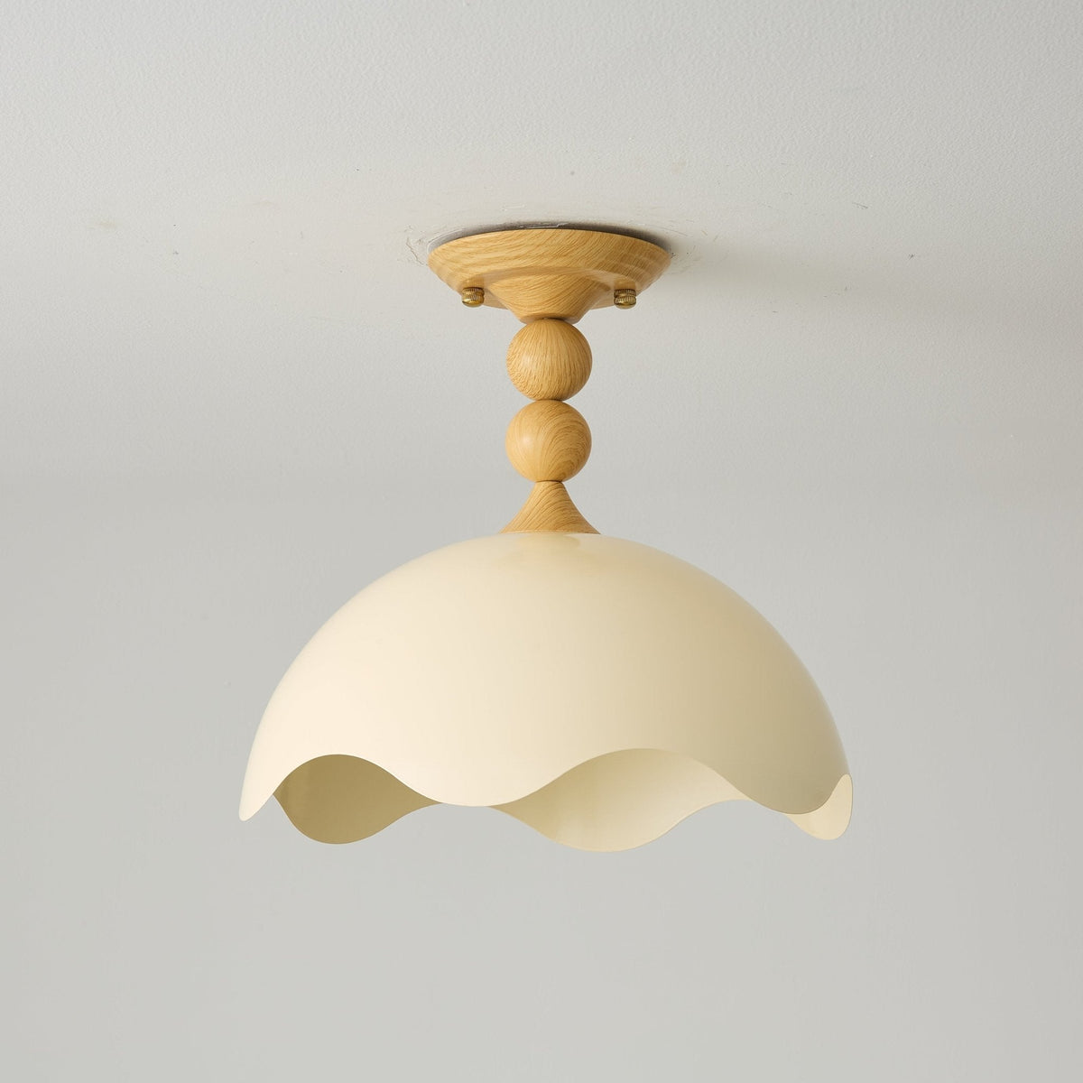 Noriraine Deckenleuchte mit geschwungenem Rand und Beige