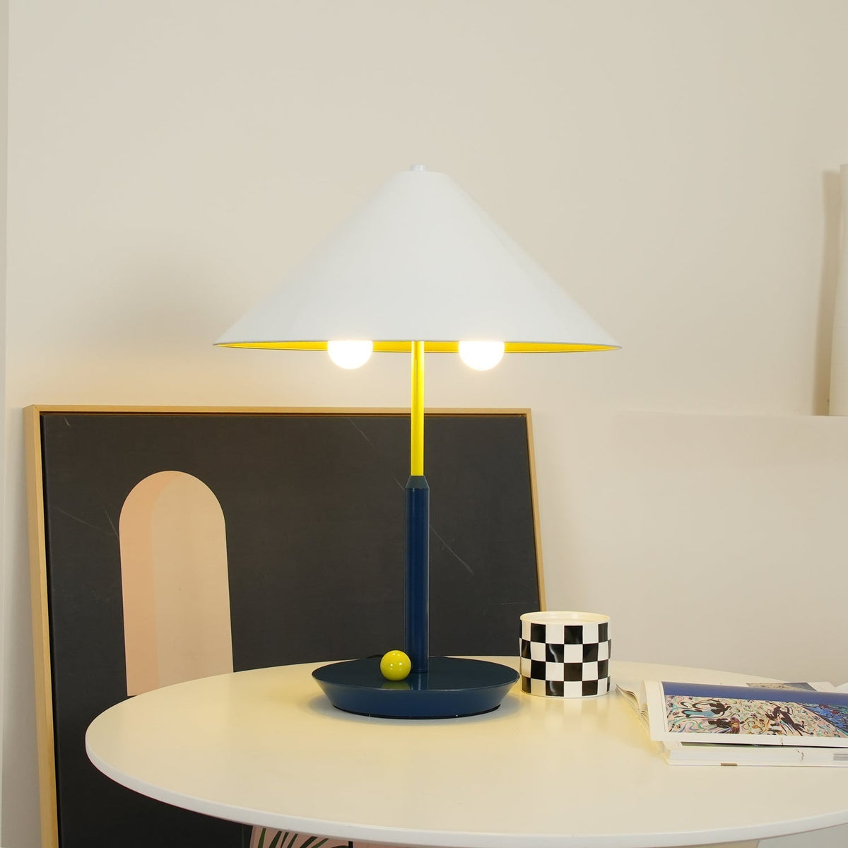 Liorinina moderne Tischleuchte
