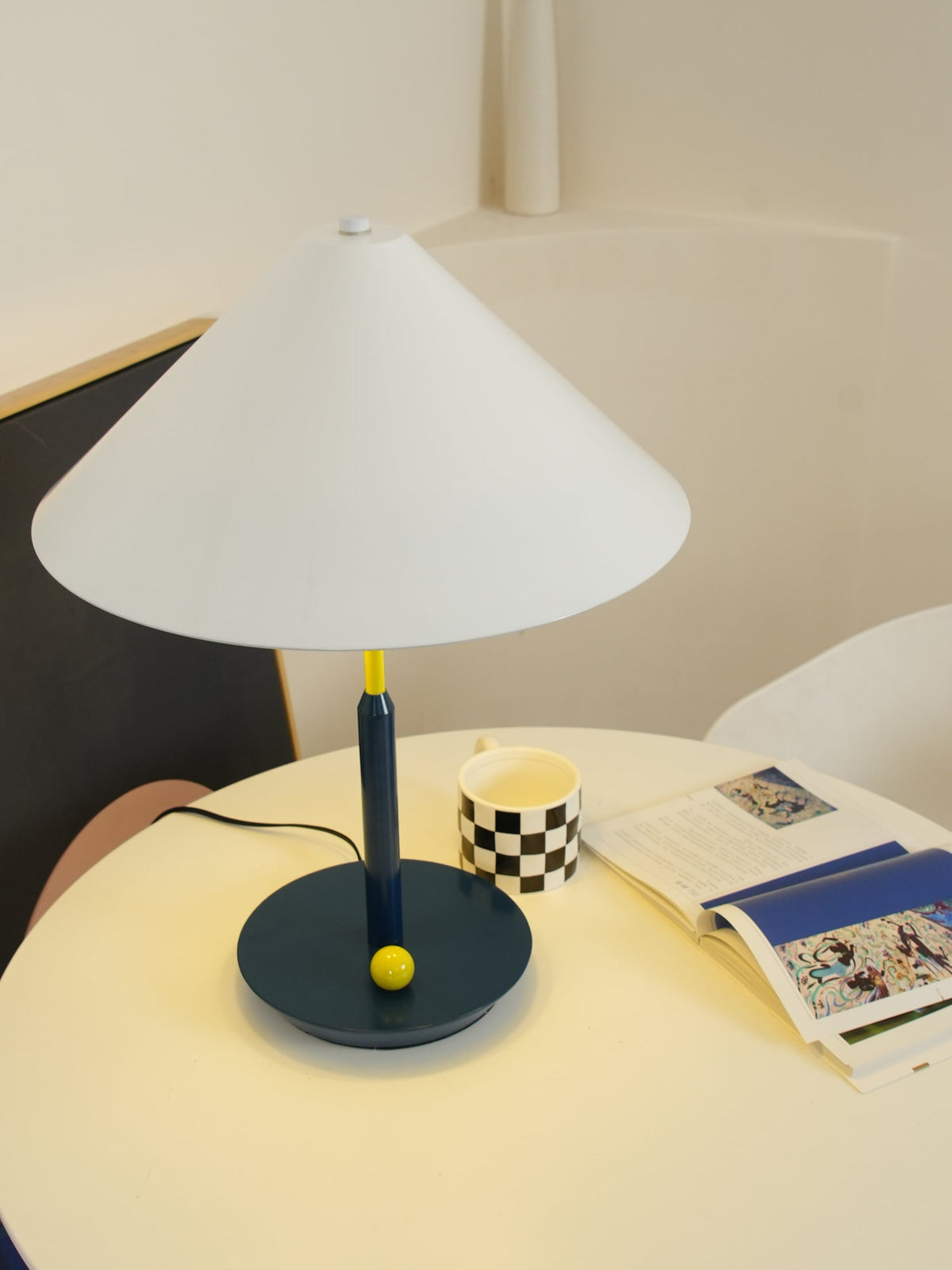 Liorinina moderne Tischleuchte