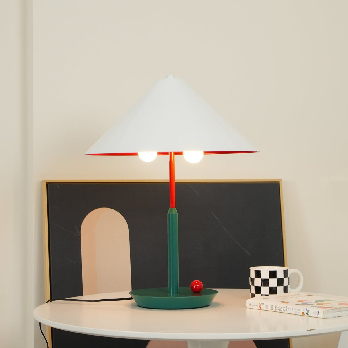 Liorinina moderne Tischleuchte