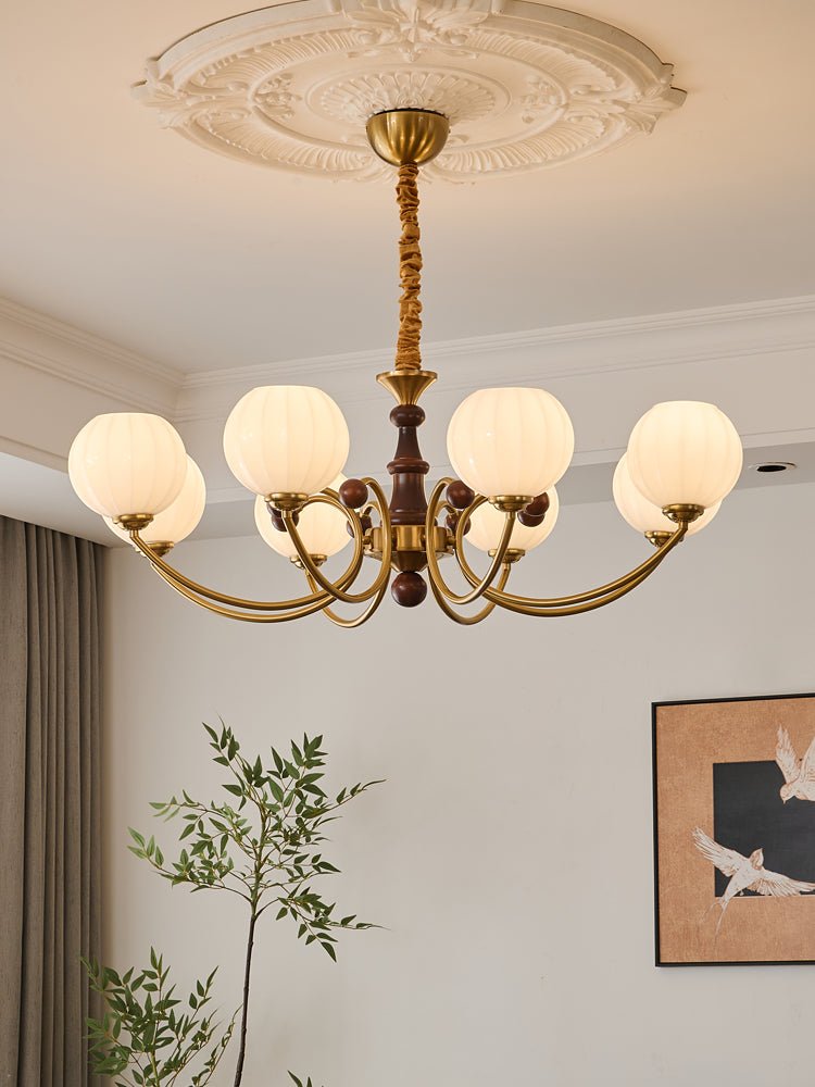 Omirara Kronleuchter im Vintage-Stil aus Holz mit traditionellem Eleganzcharakter