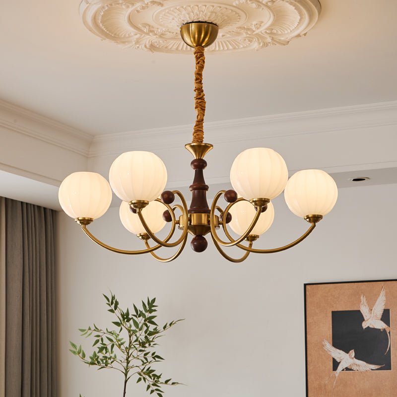 Omirara Kronleuchter im Vintage-Stil aus Holz mit traditionellem Eleganzcharakter