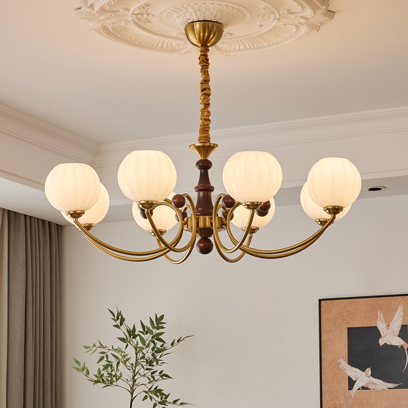 Omirara Kronleuchter im Vintage-Stil aus Holz mit traditionellem Eleganzcharakter
