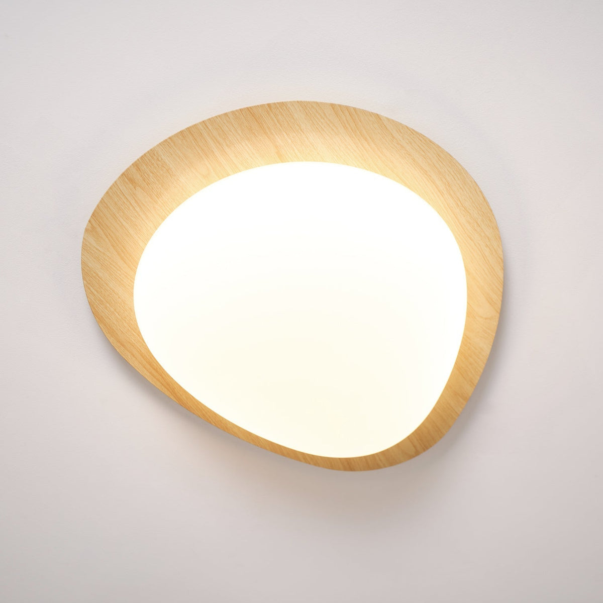 Sylenia Deckenleuchte Pebble Walnuss Holzmasse Acryl LED