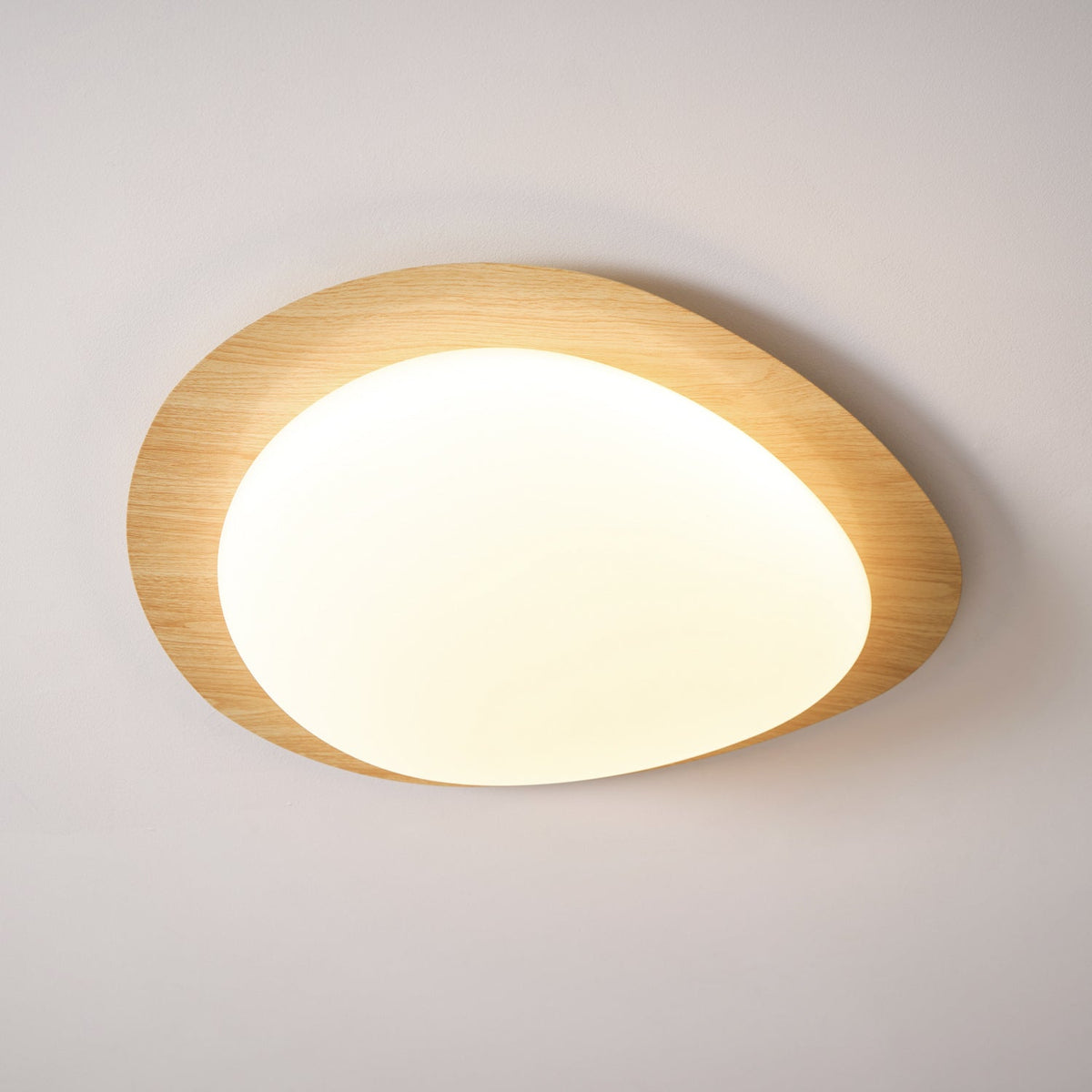 Sylenia Deckenleuchte Pebble Walnuss Holzmasse Acryl LED