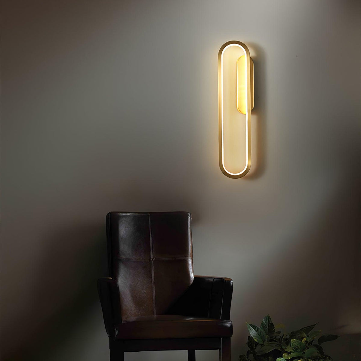 Dhu Classic Long Ova Messing Wandleuchte