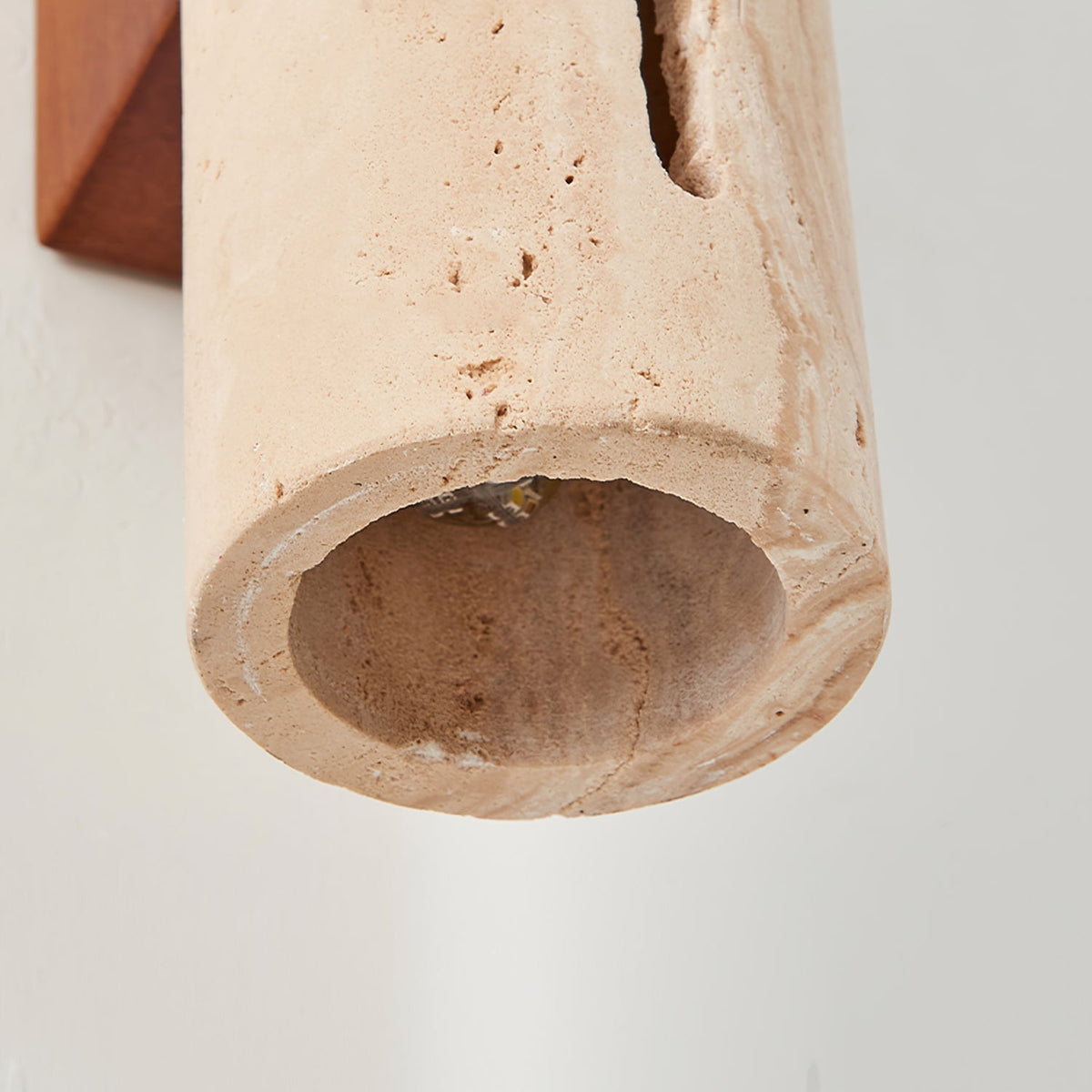 Nissa Travertine-Wandleuchte