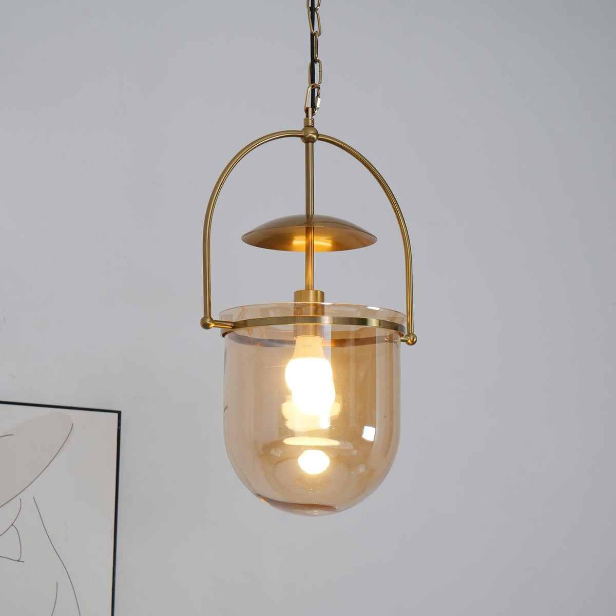 Velanaya Pendelleuchte aus Glas und Messing im Vintage-Stil fürs Wohnzimmer