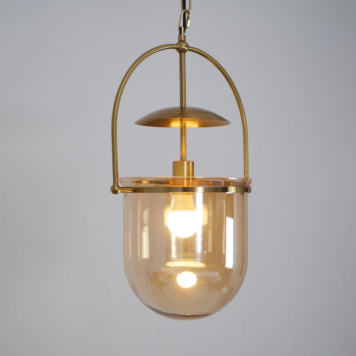 Velanaya Pendelleuchte aus Glas und Messing im Vintage-Stil fürs Wohnzimmer