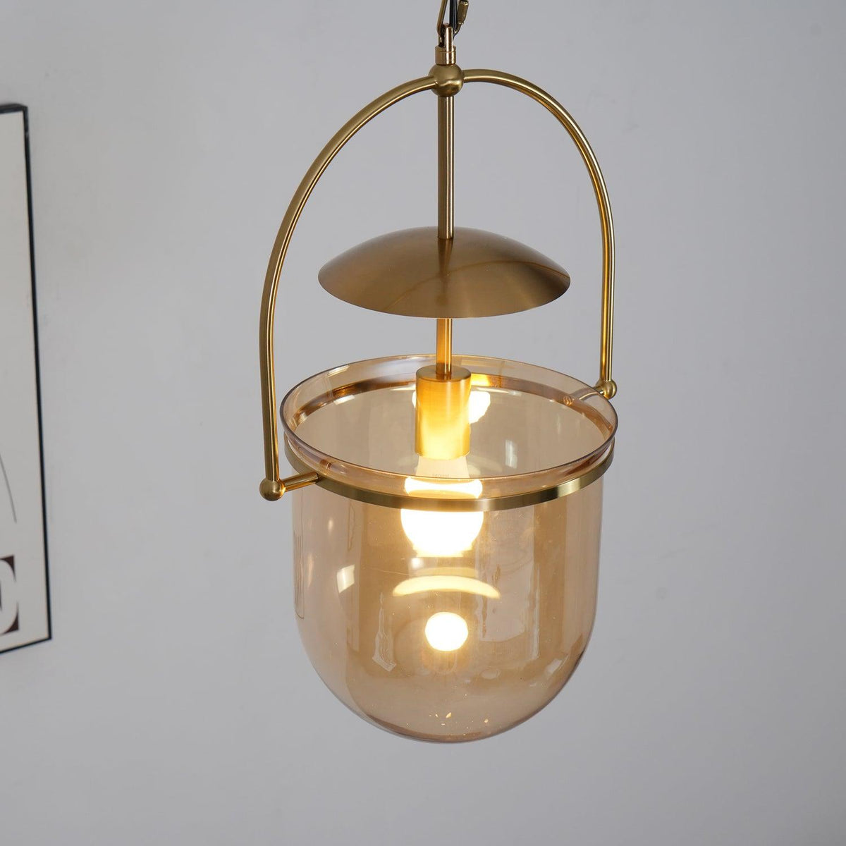 Velanaya Pendelleuchte aus Glas und Messing im Vintage-Stil fürs Wohnzimmer