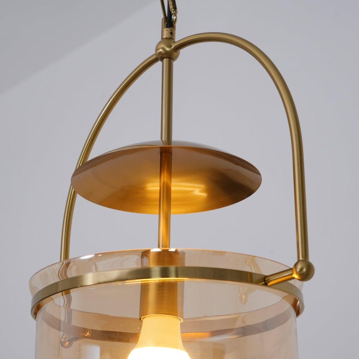 Velanaya Pendelleuchte aus Glas und Messing im Vintage-Stil fürs Wohnzimmer