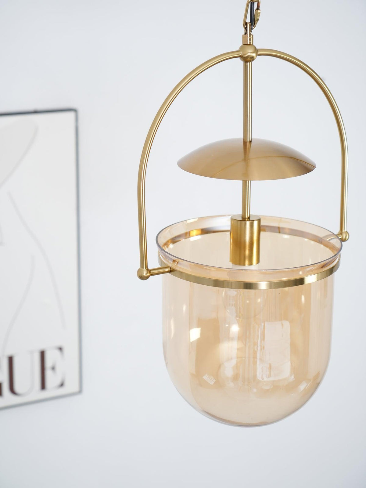 Velanaya Pendelleuchte aus Glas und Messing im Vintage-Stil fürs Wohnzimmer