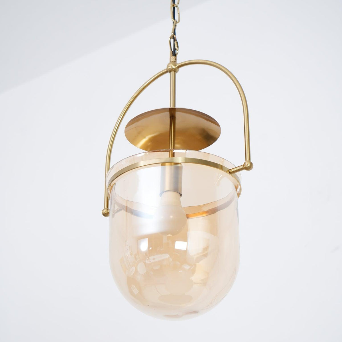 Velanaya Pendelleuchte aus Glas und Messing im Vintage-Stil fürs Wohnzimmer