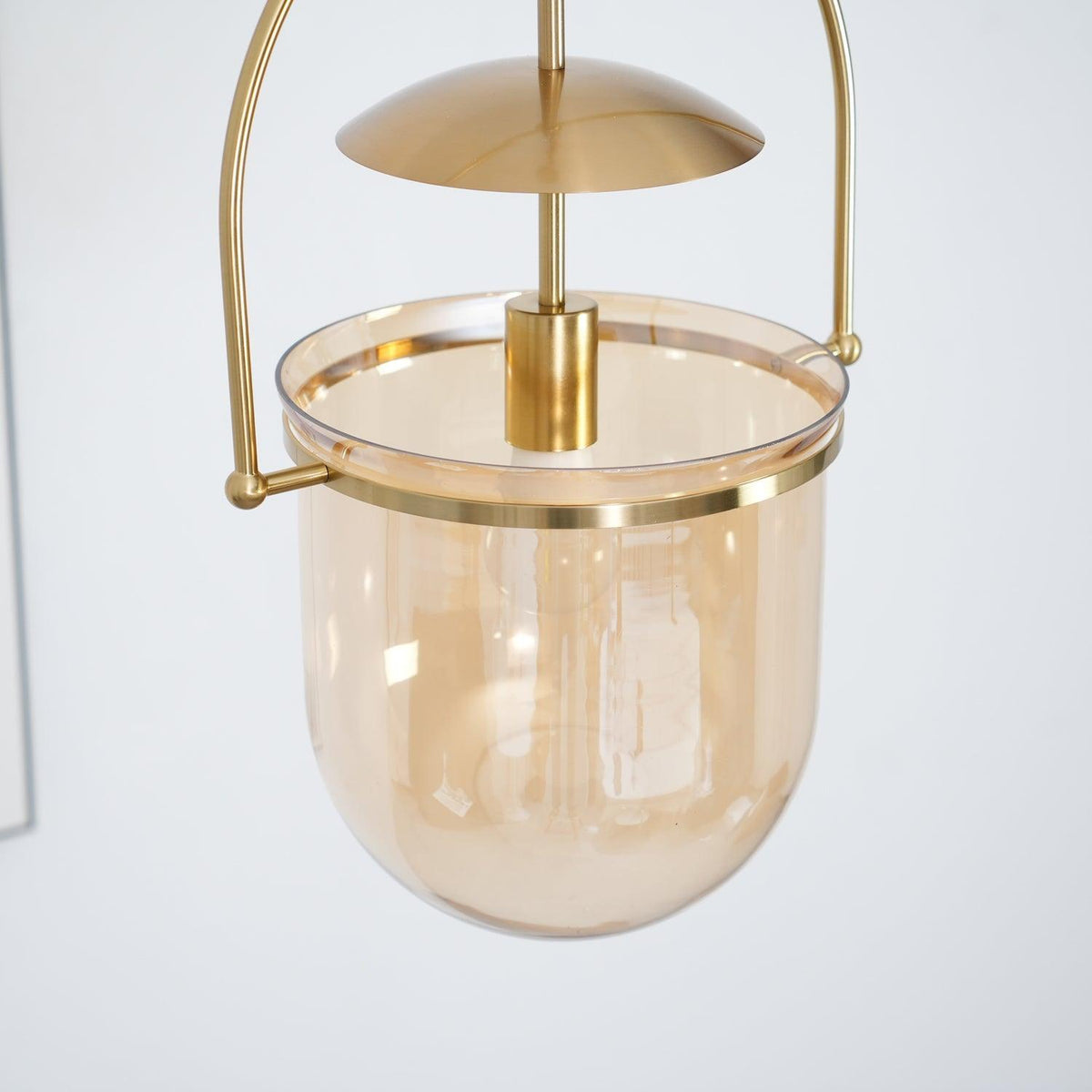 Velanaya Pendelleuchte aus Glas und Messing im Vintage-Stil fürs Wohnzimmer