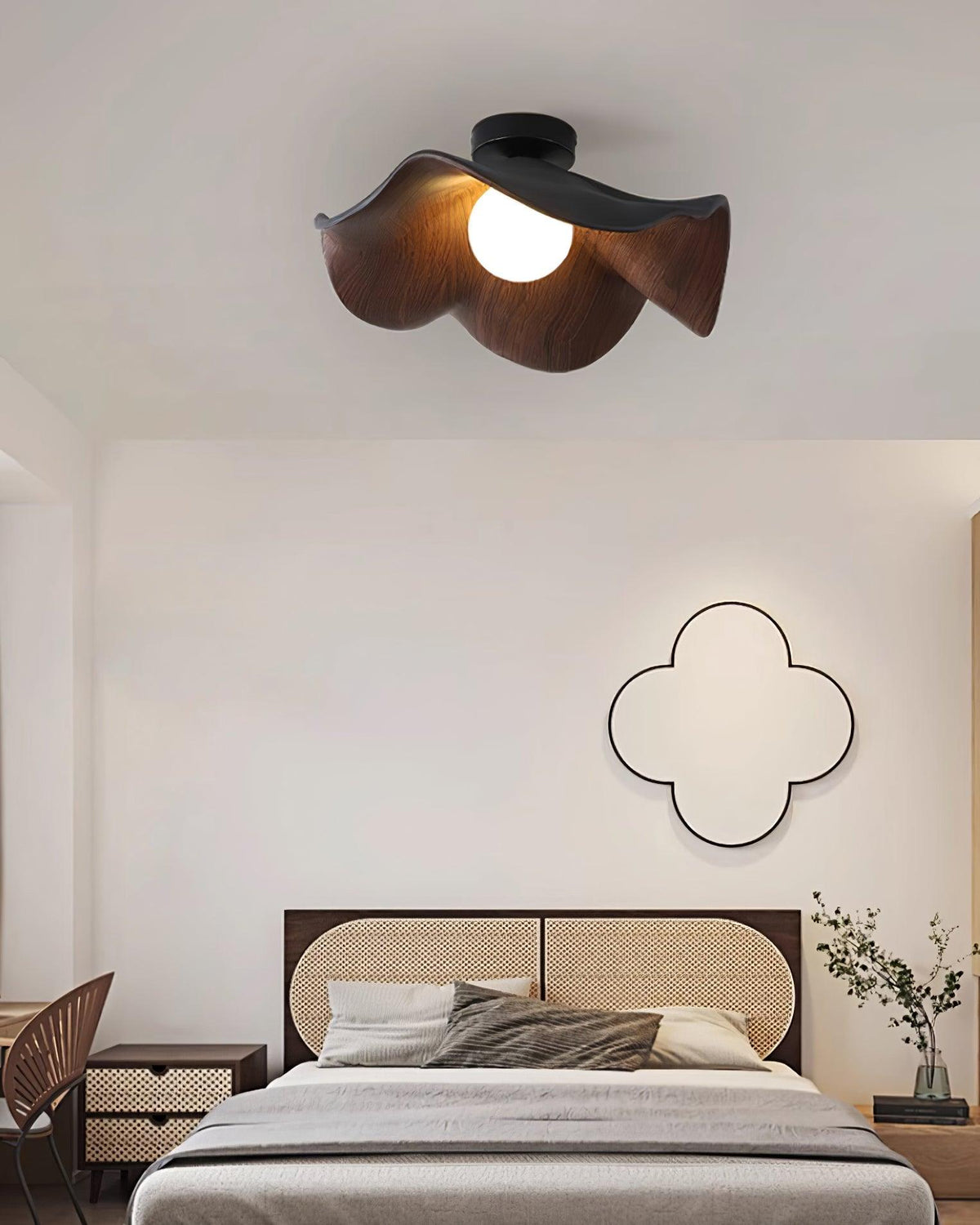 Belenor Deckenleuchte Lotus Leaf mit Holz- und Weiß-Oberfläche