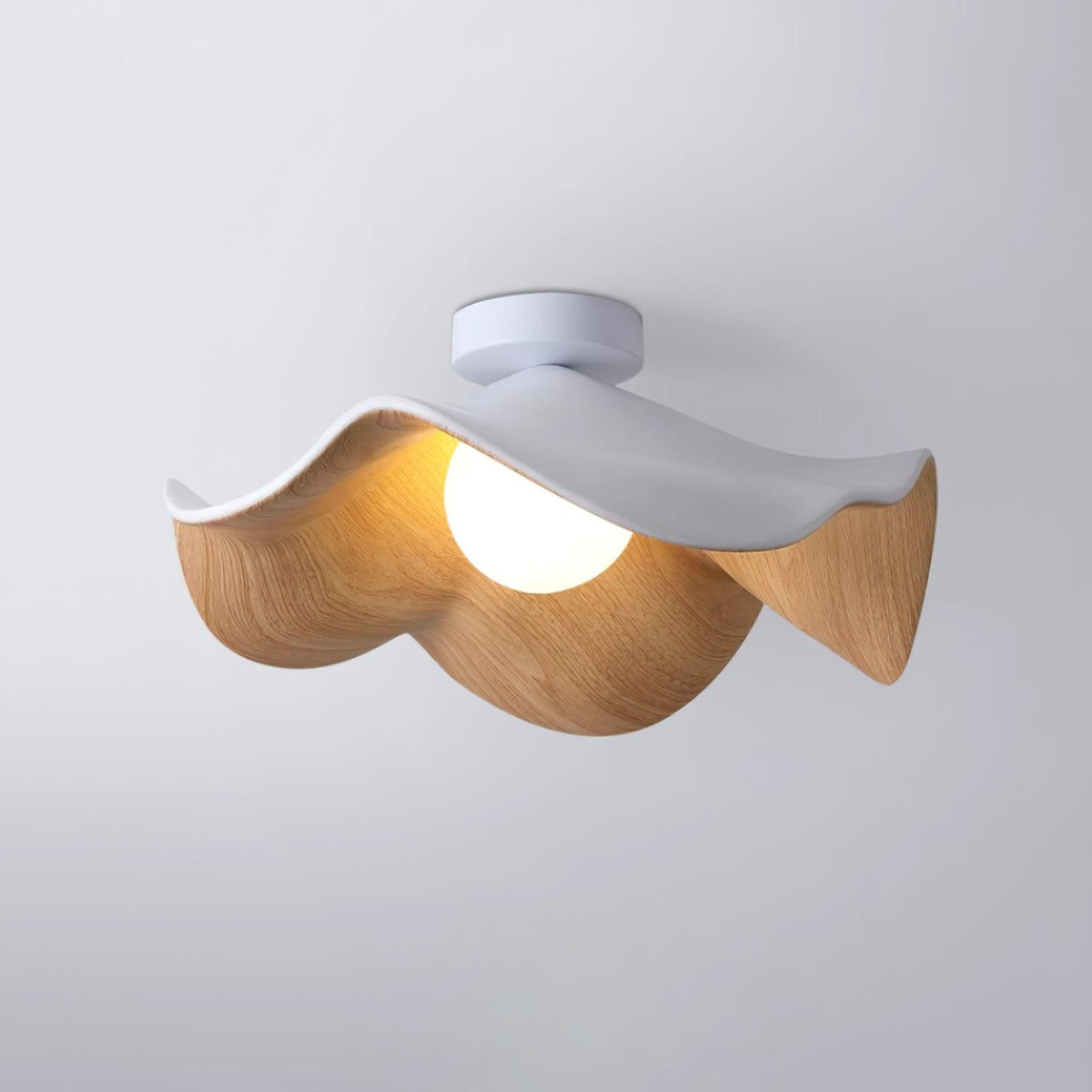 Belenor Deckenleuchte Lotus Leaf mit Holz- und Weiß-Oberfläche