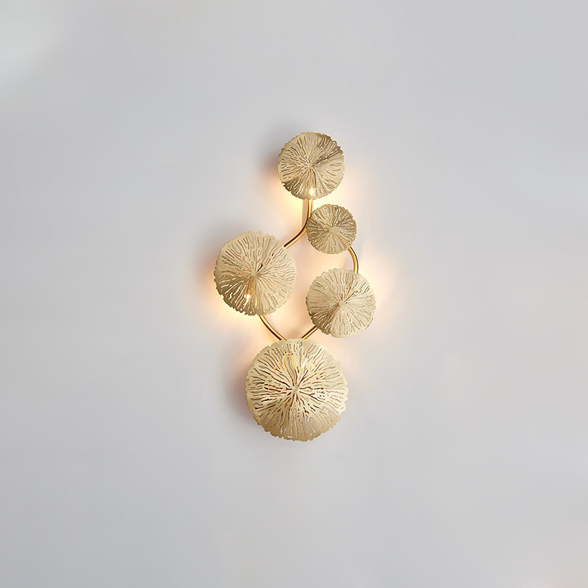 Rylso Wandleuchte Lotusblatt Messing