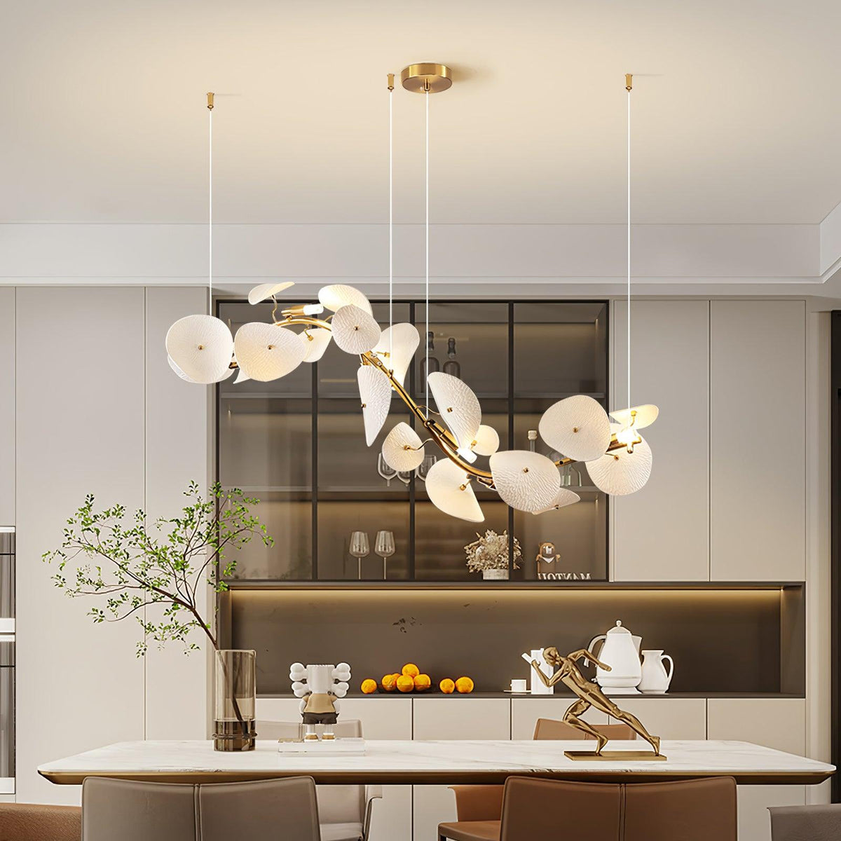 Jorlen Kronleuchter moderne Eleganz aus Keramik mit Blütenblatt-Design