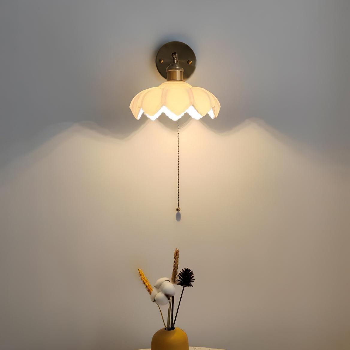 Lotus zeitgenössische Wandleuchte aus Glas im nordischen Stil