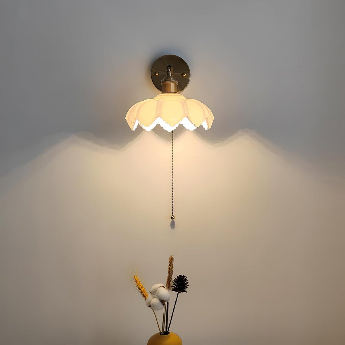 Lotus zeitgenössische Wandleuchte aus Glas im nordischen Stil