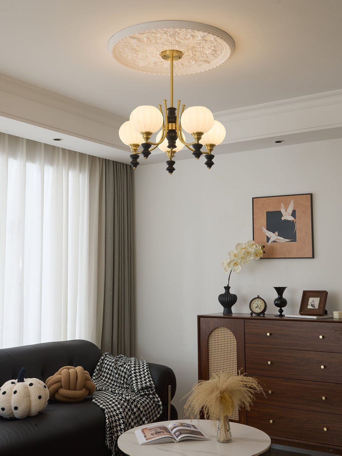 Zavenen Kronleuchter im traditionellen Vintage-Stil aus Messing und Holz
