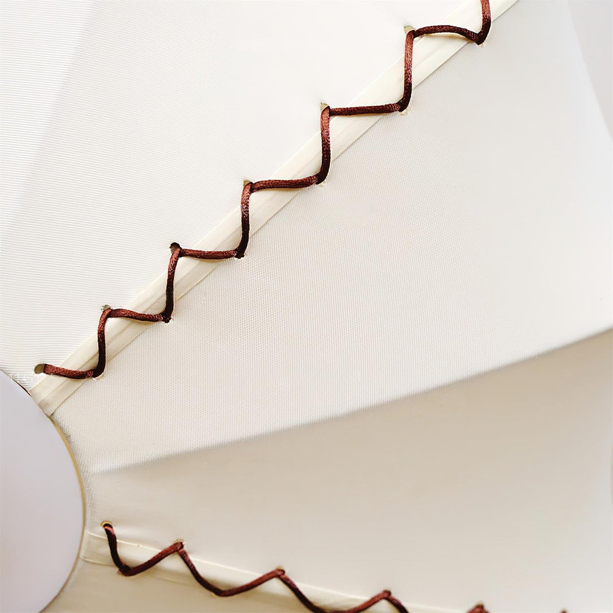 Colette Deckenleuchte aus Holz und Stoff in Beige