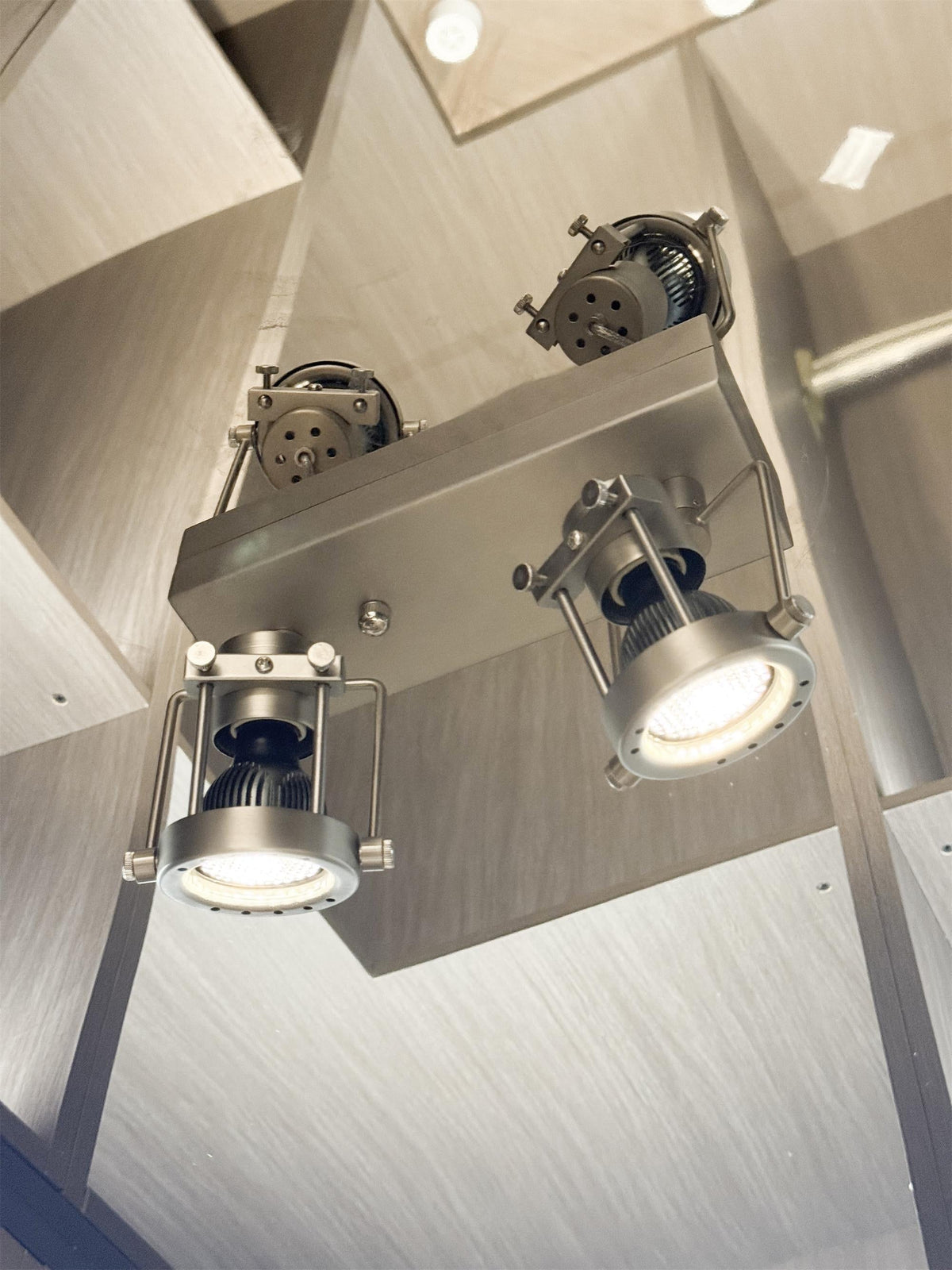 Caldor Spot-Array-Deckenleuchte