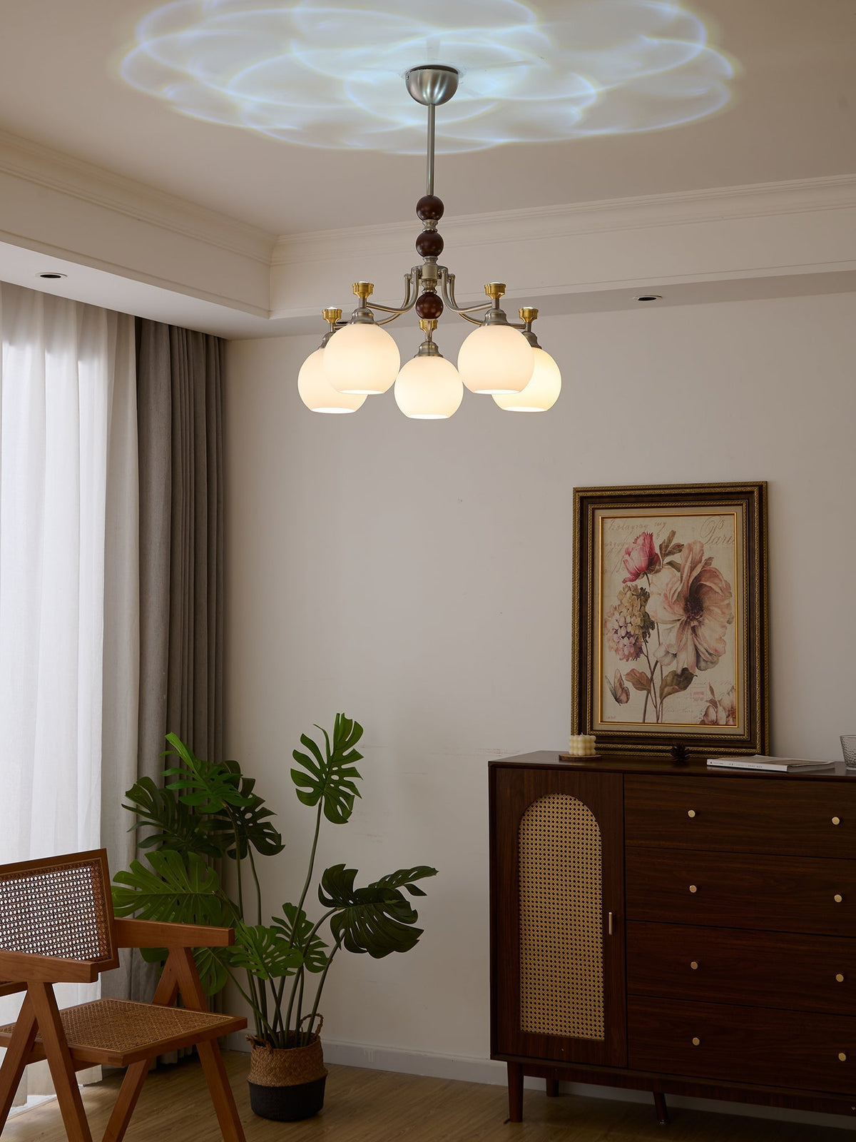 Eursoria Kronleuchter aus Holz und Glas im traditionellen Kunst-Orb-Stil